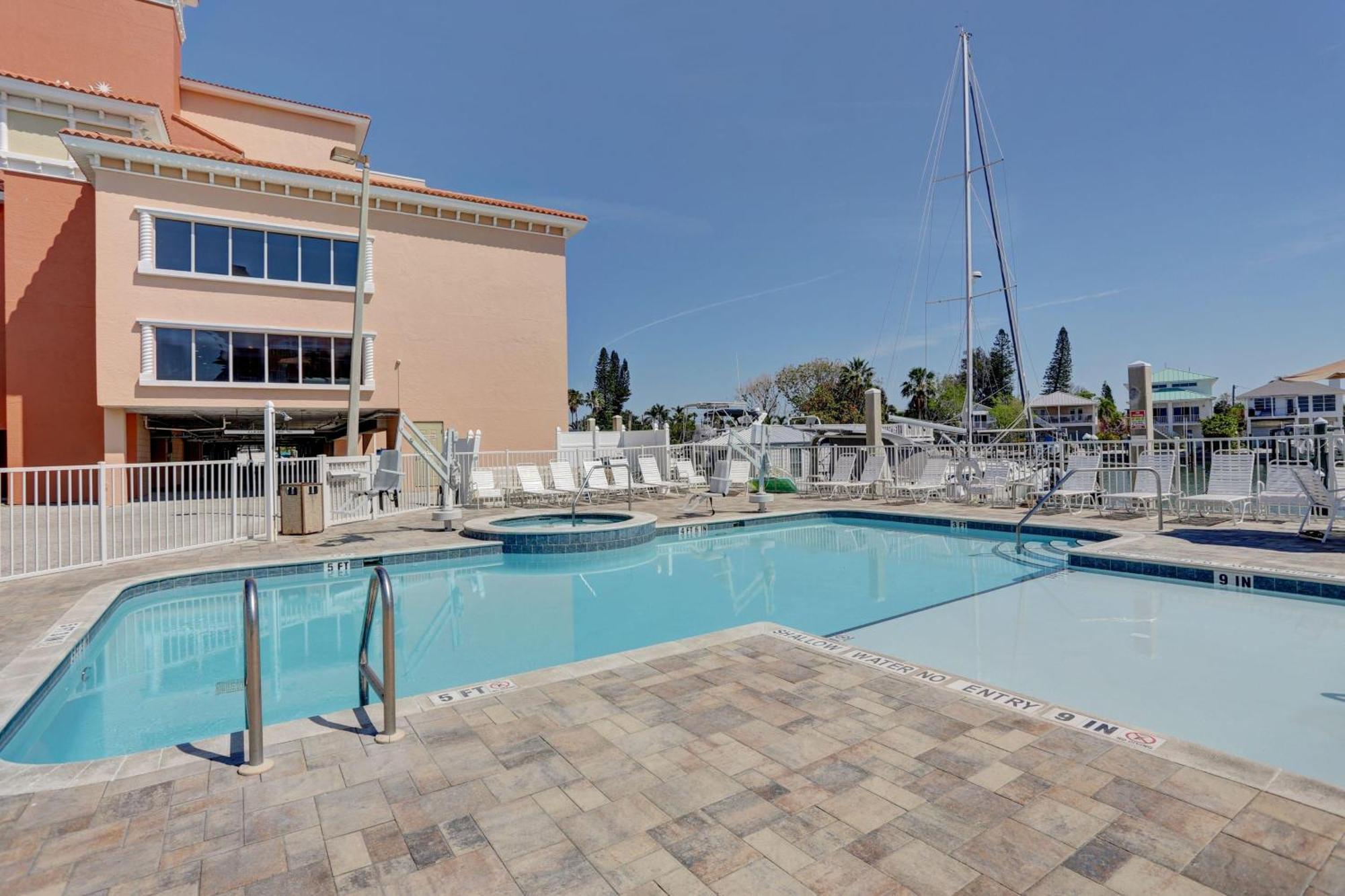 Madeira Bay Resort I 1505 St. Pete Beach Exterior photo